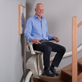 Sacramento-Stair-Lifts.html curved Handicare Freecurve chair stair lift